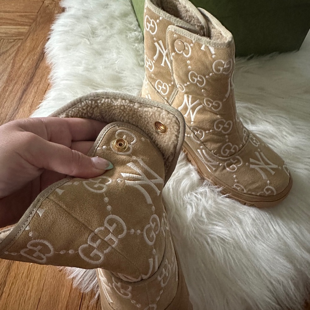 Gucci NY Yankees Winter Boots - Picture 4 of 7